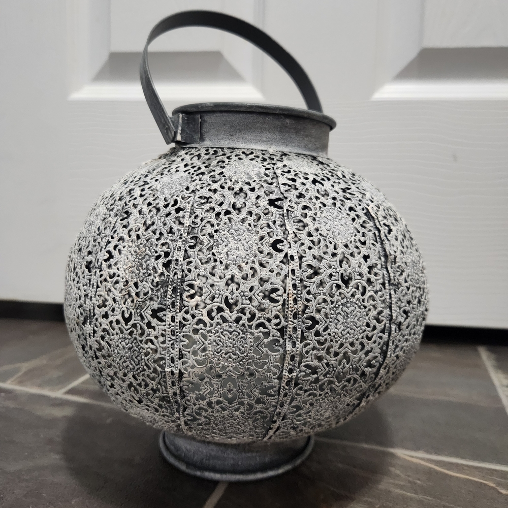 Elegant Metal Lantern with Handle